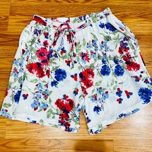 Gypsy BOHO Floral Loose Fitting Shorts Medium